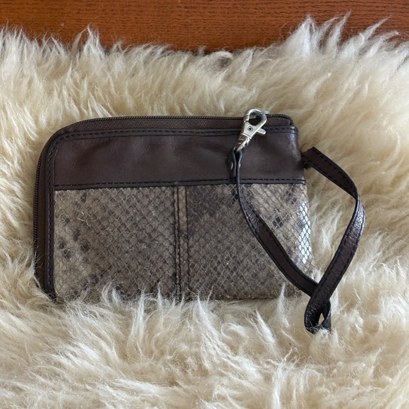 Fossil Brown Leather Snake Print Wallet Clutch - Picture 2 of 3